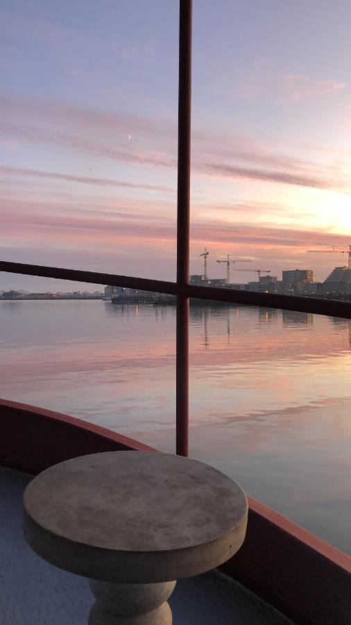 Couette-café Bed In Boat *